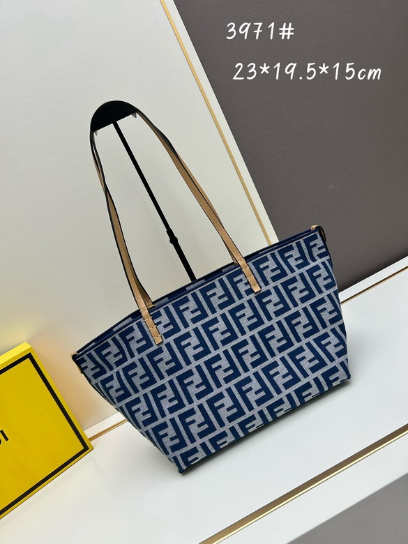 Fendi 3971 23x19.5x15cm jj