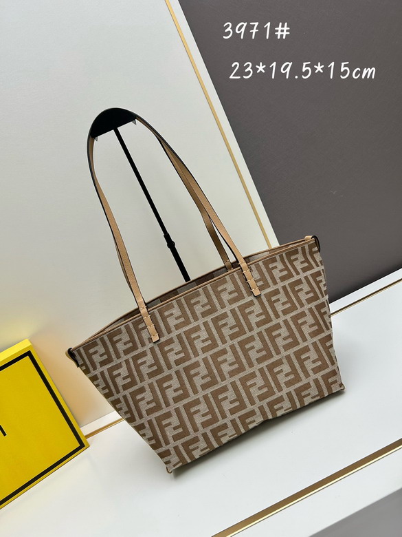 Fendi 3971 23x19.5x15cm jj1