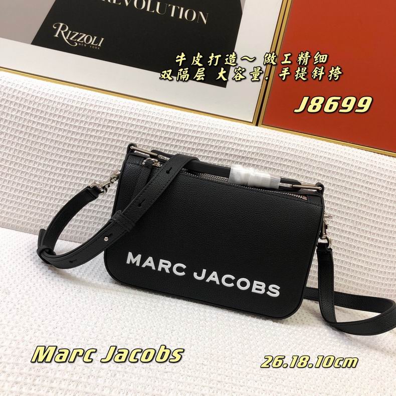Marc Jacobs J08699
