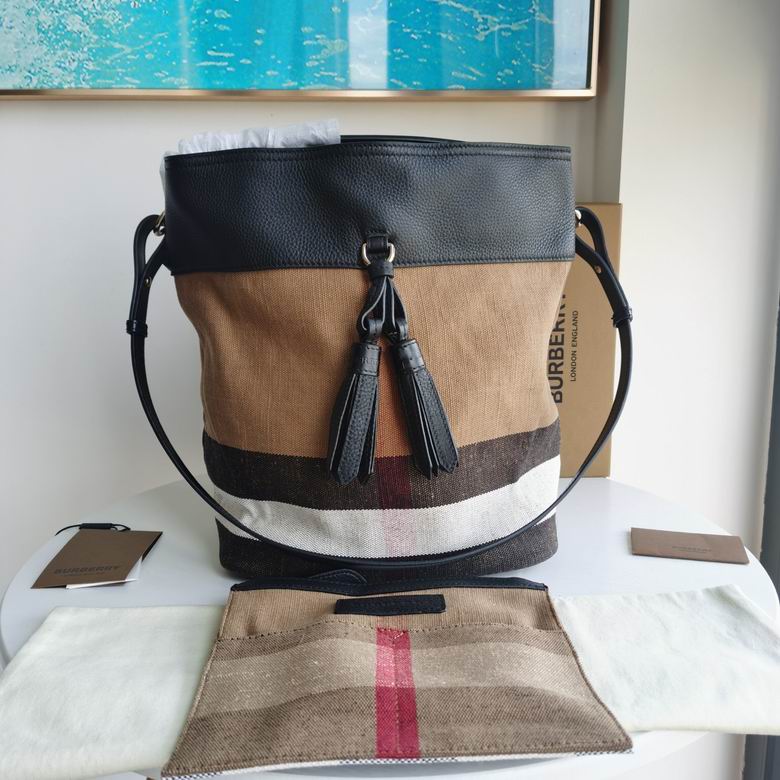 Burberry Bucket bag Original