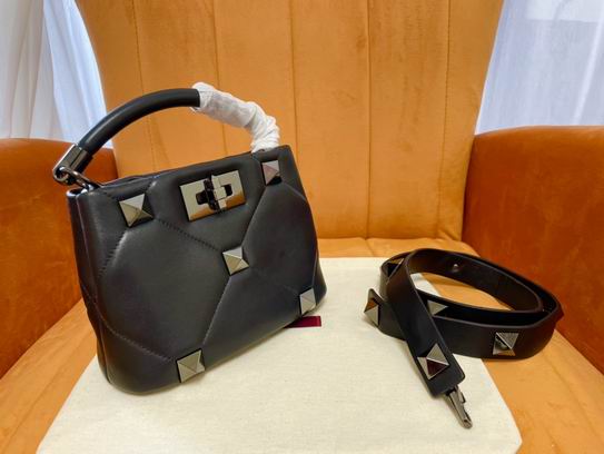 0199  20x15x9 cm rf 12 Clords