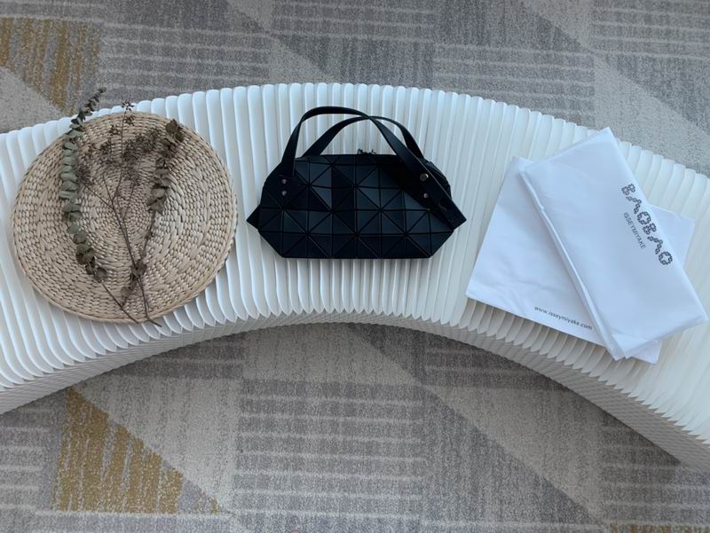Issey Miyake BB11-AG481 33x16x8cm Yt foggy black