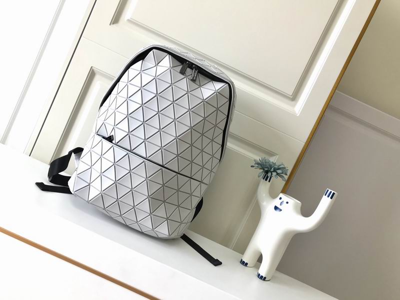 Issey Miyake 45x30x9cm Silver Yt