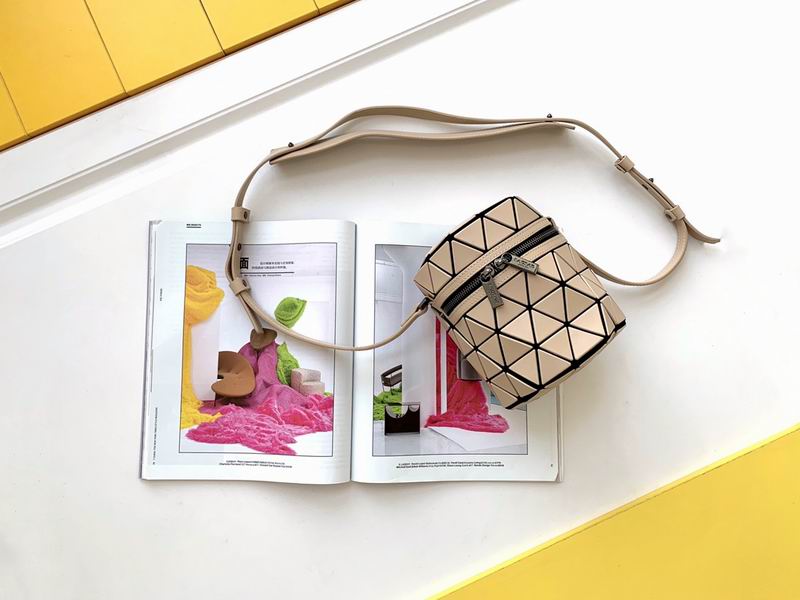 Issey Miyake 16x14cm Yt2