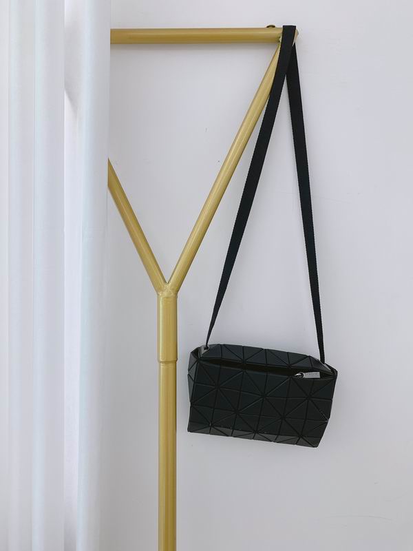 Issey Miyake BB66 23x15cm Yt3