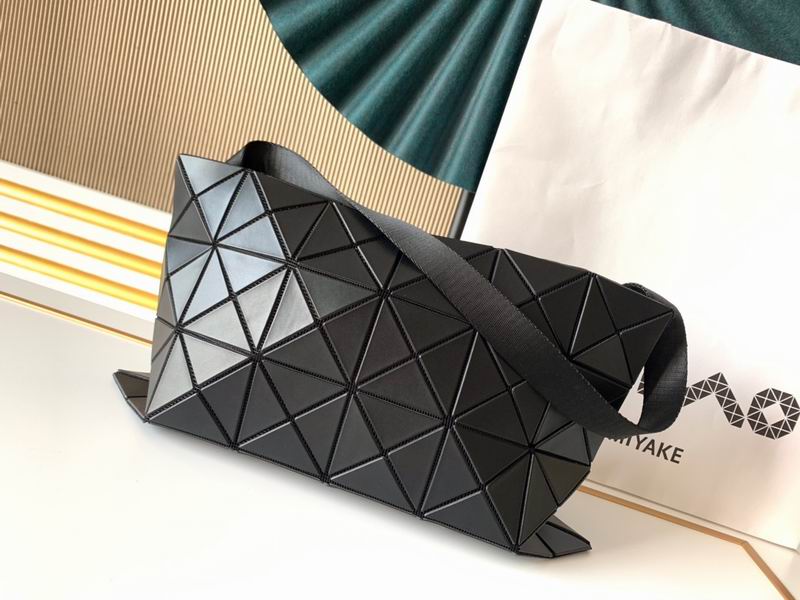 Issey Miyake34x22cm Yt