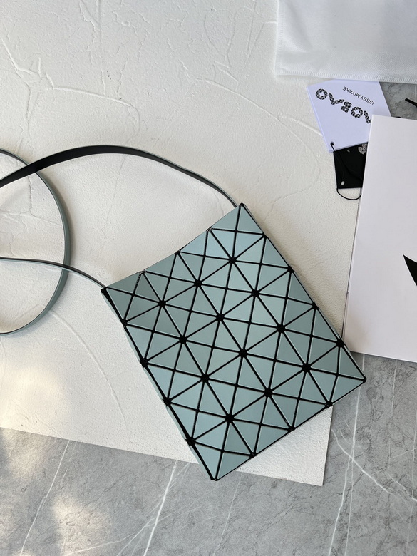 PRISM 19.5X16.0X4cm 082101 YT 1