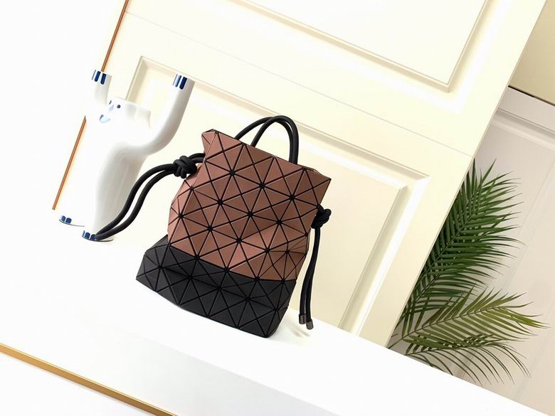 BB81-AG531 24X24cm YT 11