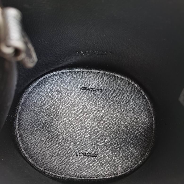 1531 18.5X23X15cm XM 3