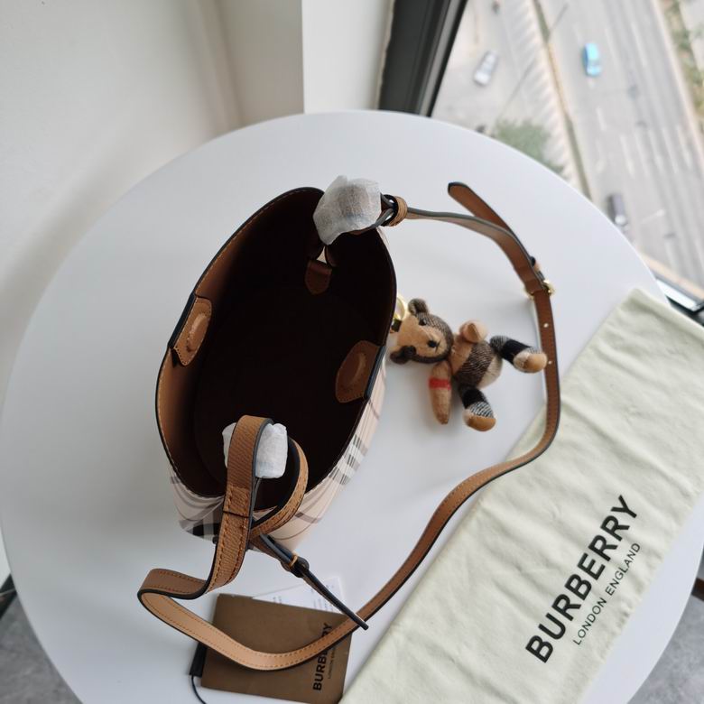 1531 18.5X23X15cm XM 4