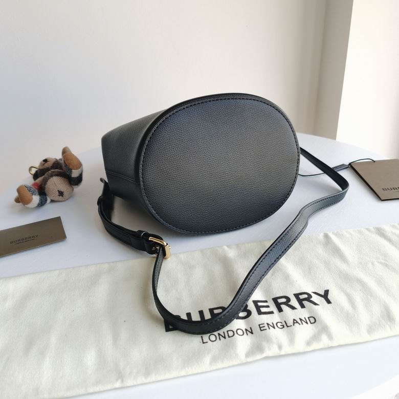 1531 18.5X23X15cm XM 5