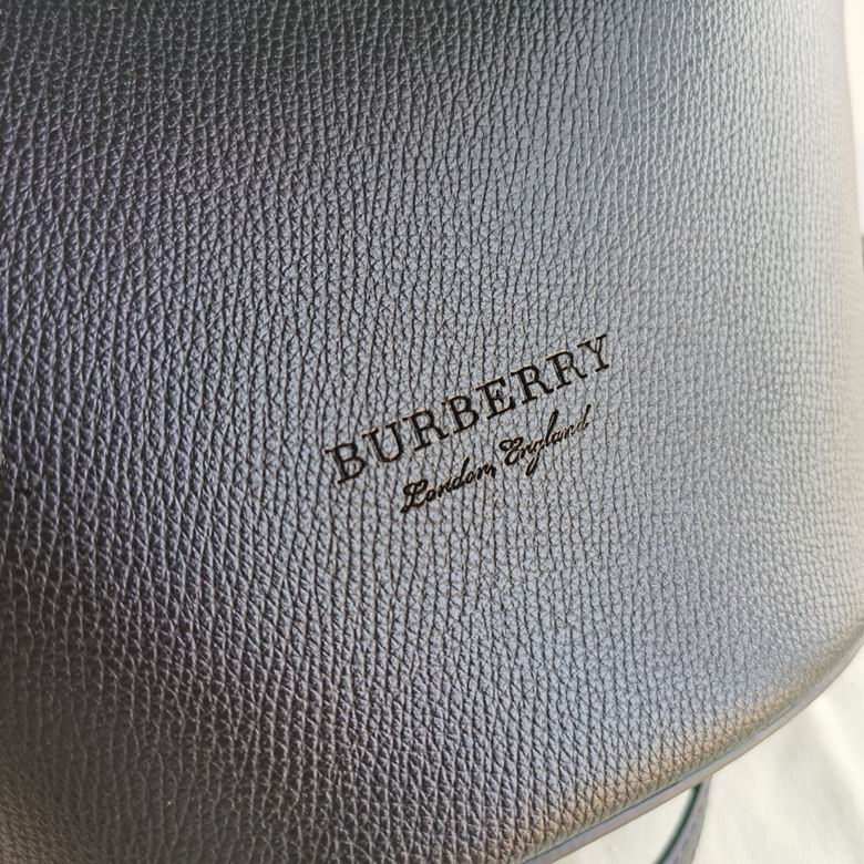 1531 18.5X23X15cm XM 5