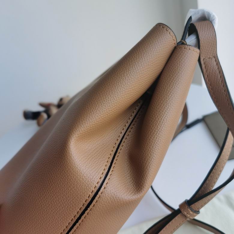 1531 18.5X23X15cm XM 6