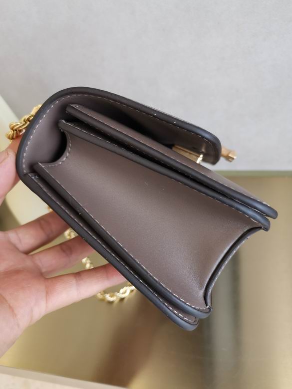 206 13.5X19X6.5cm TB 4