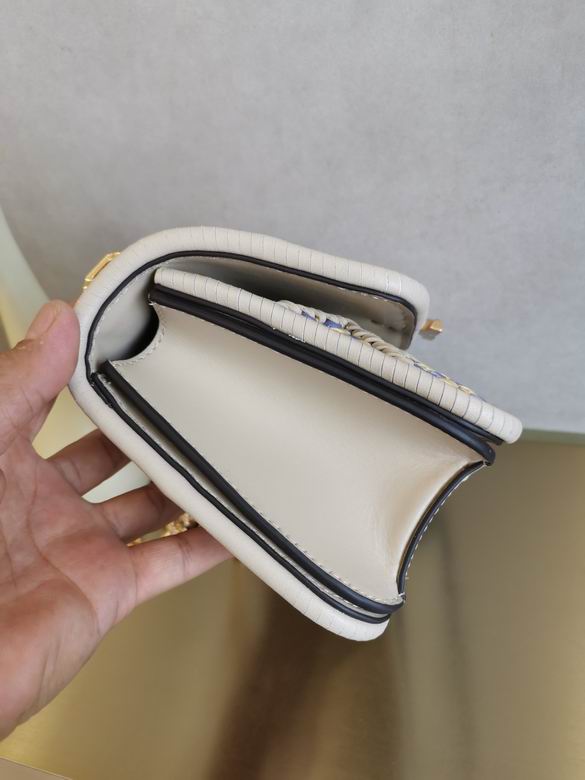 206 13.5X19X6.5cm TB 6