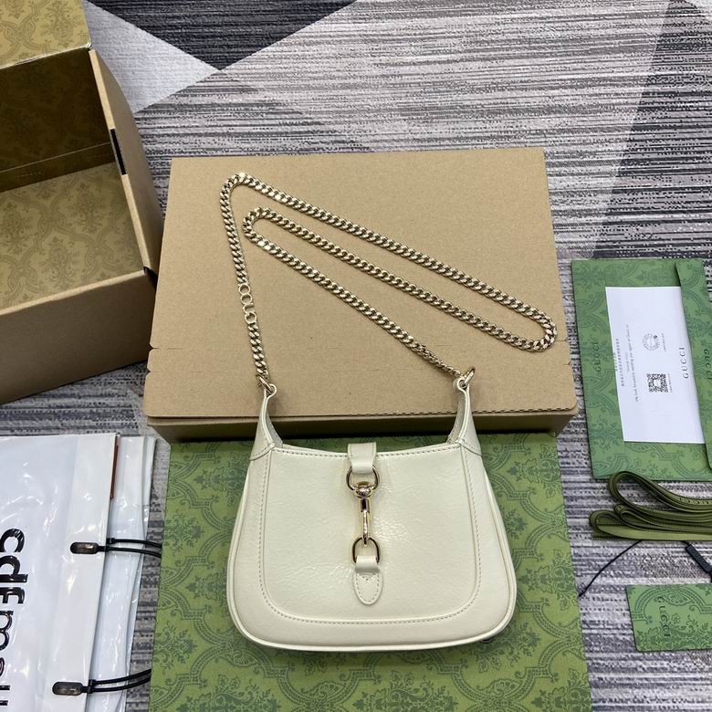 782889 19.5X18X3.5cm MP 4colour