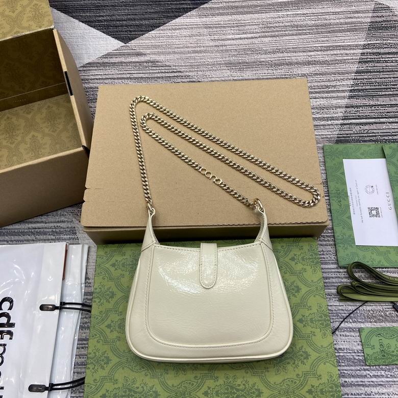 782889 19.5X18X3.5cm MP 4colour