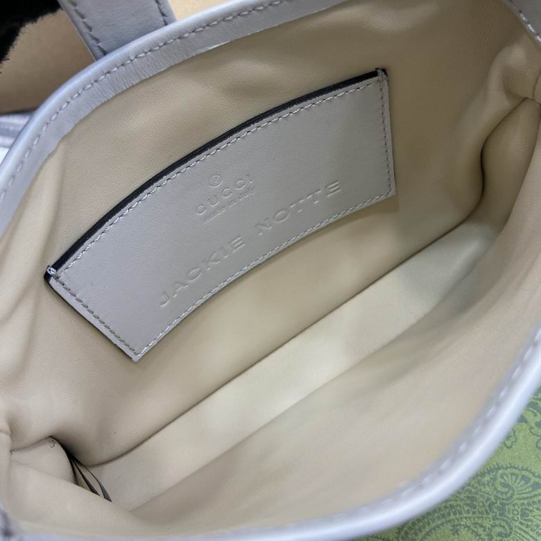 782889 19.5X18X3.5cm MP 4colour