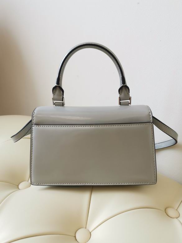 898 12X19.5X6.5cm TB 1