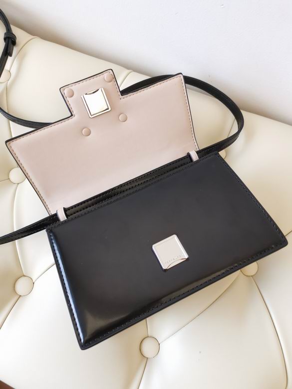 898 12X19.5X6.5cm TB 4