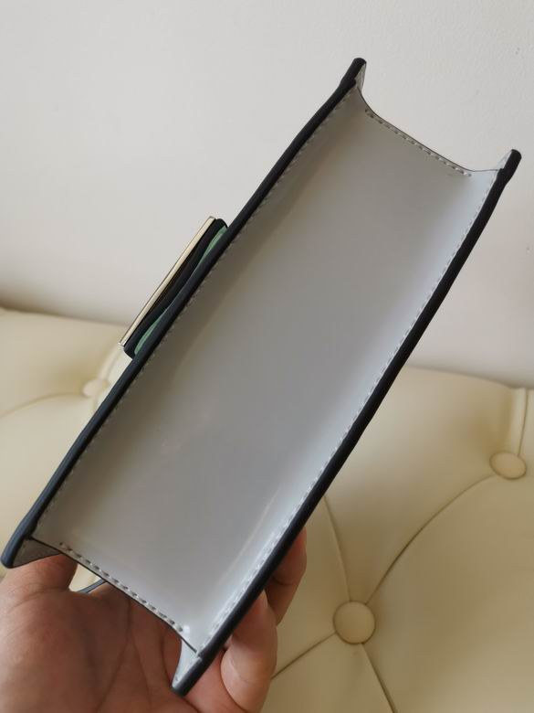 898 12X19.5X6.5cm TB 1