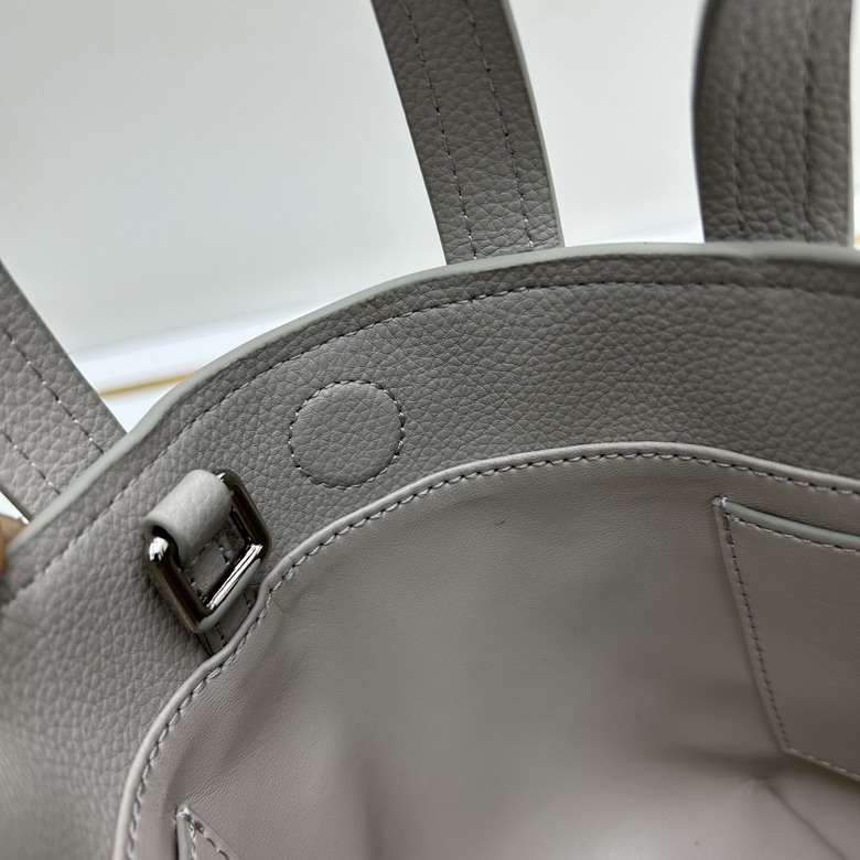 Balenciaga 1090 17x15x13cm ww1