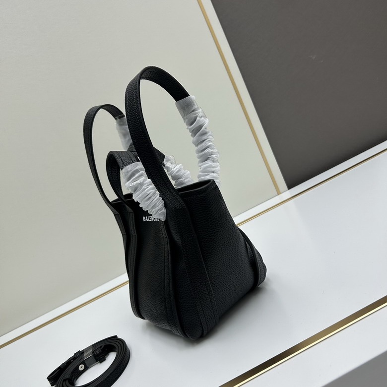 Balenciaga 1090 17x15x13cm ww