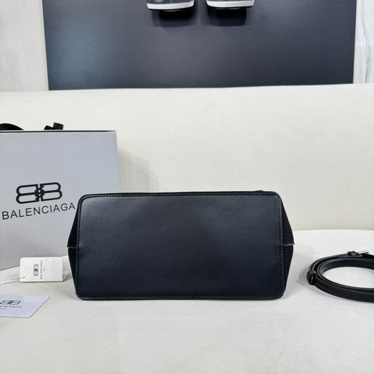 Balenciaga 27x22x12cm zy