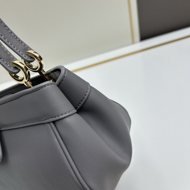 Dior 3633 22x13x12cm ww2