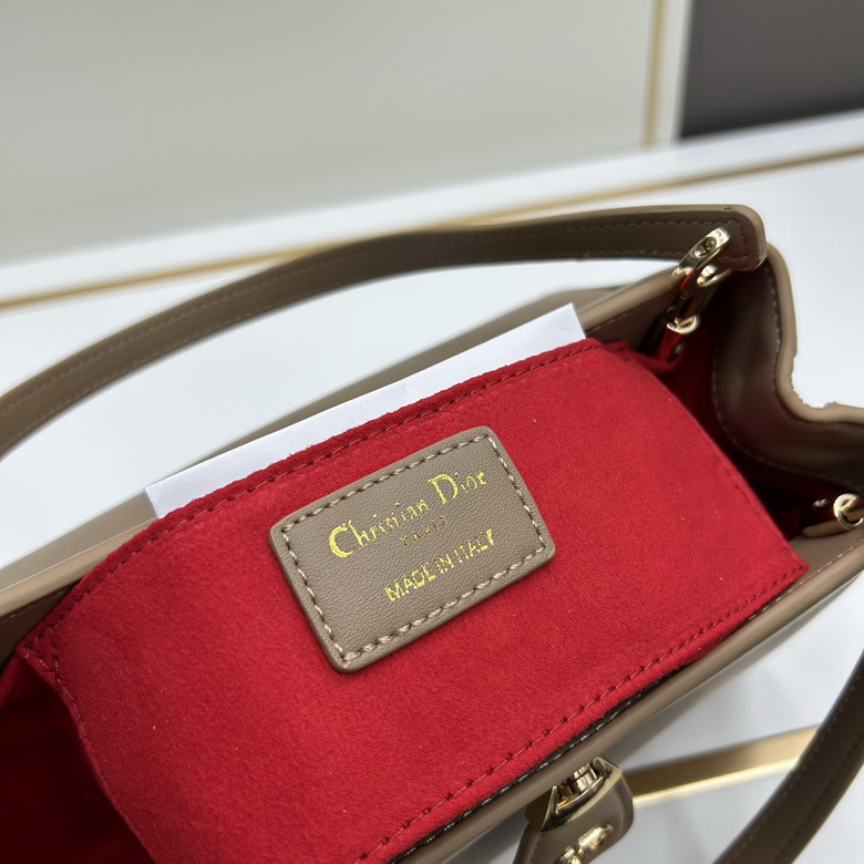 Dior 3633 25x16x12cm ww2
