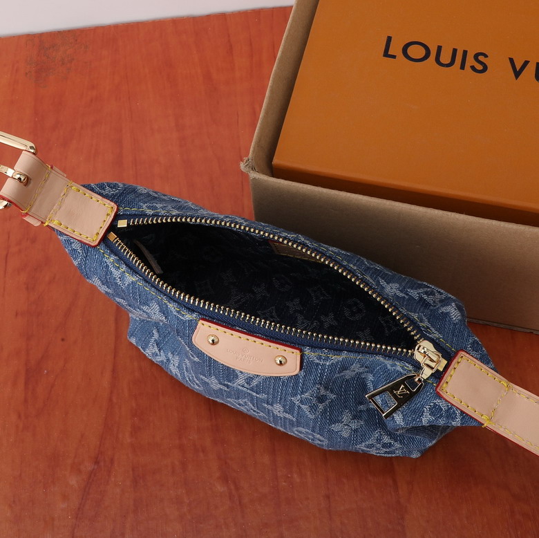 Hills Pochette M82949 20.5x6x16cm ww