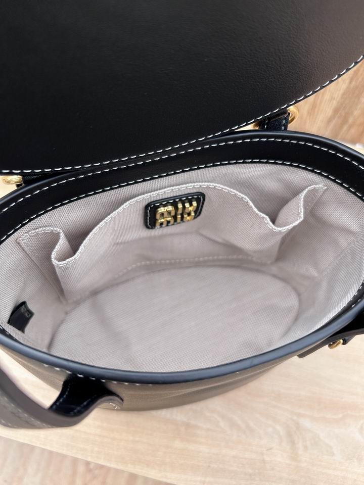 MiuMiu 616020 19x14.5x9.5cm zy1