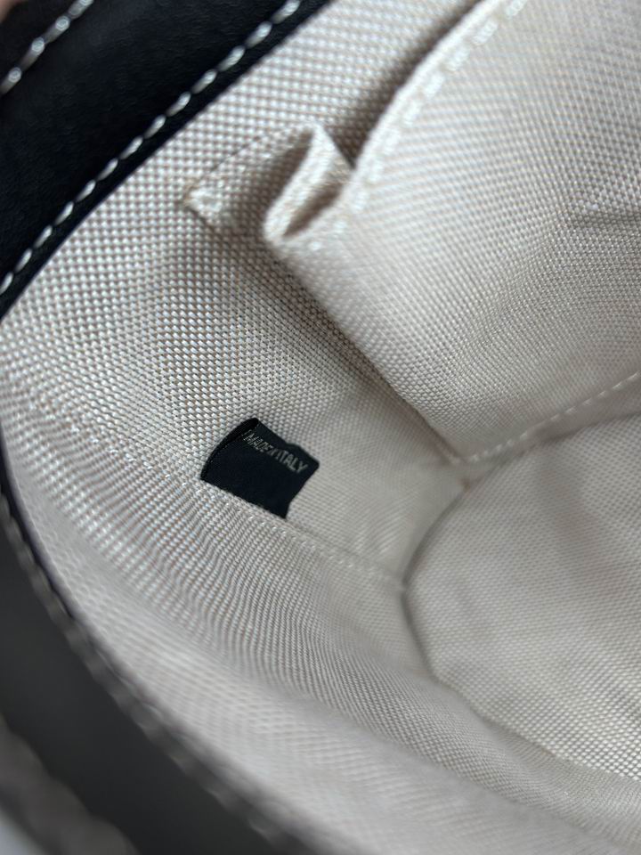 MiuMiu 616020 19x14.5x9.5cm zy1