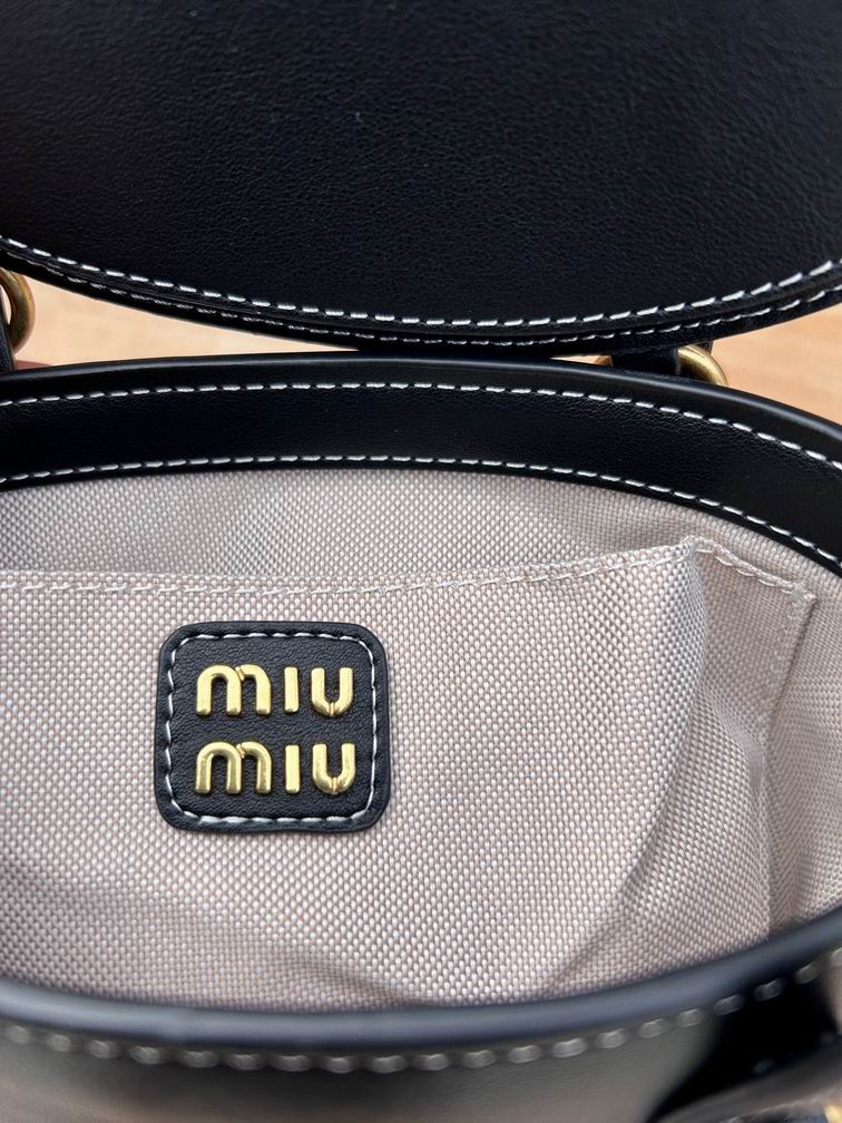 MiuMiu 616020 19x14.5x9.5cm zy1