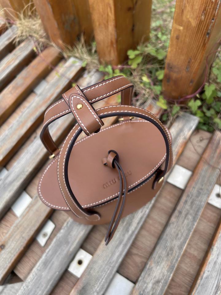 MiuMiu 616020 19x14.5x9.5cm zy