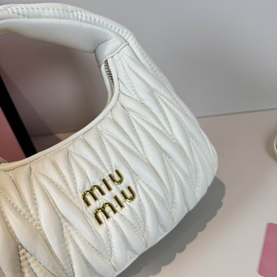 Miumiu 803 21x22x7cm zy1