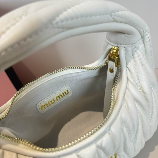 Miumiu 803 21x22x7cm zy1