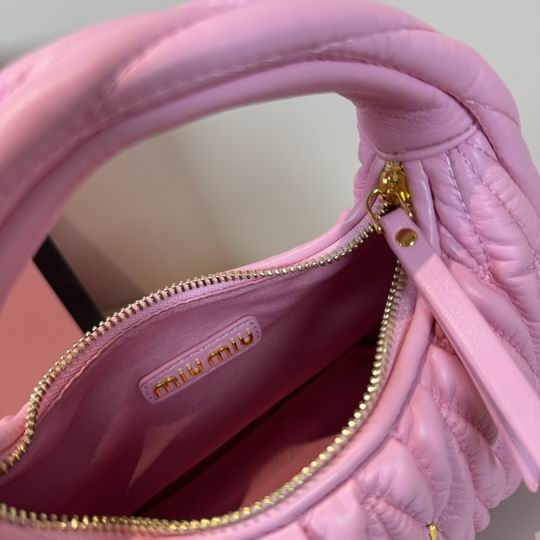 Miumiu 803 21x22x7cm zy2