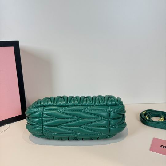 Miumiu 803 21x22x7cm zy3