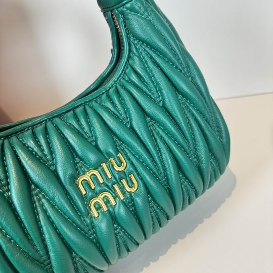 Miumiu 803 21x22x7cm zy3
