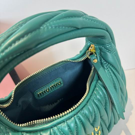 Miumiu 803 21x22x7cm zy3