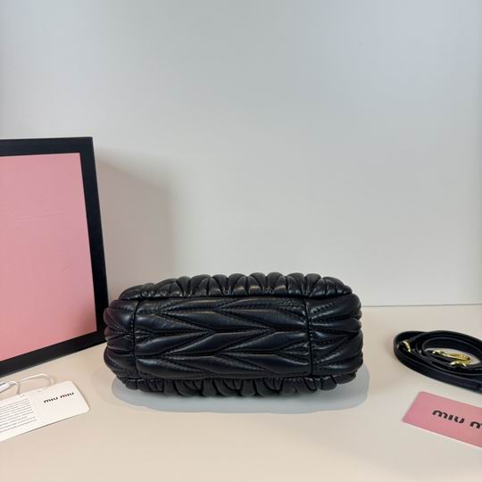 Miumiu 803 21x22x7cm zy