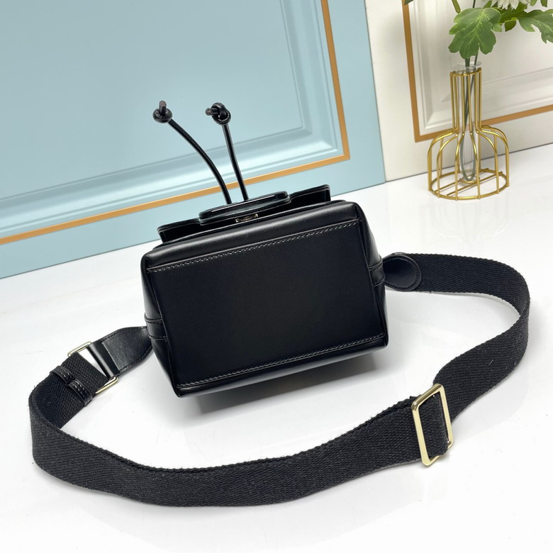 Val 5011 16x19x11cm ww3