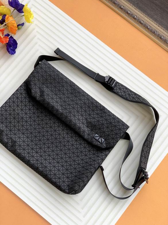 36.5X27.5X7cm 061111 YT 2