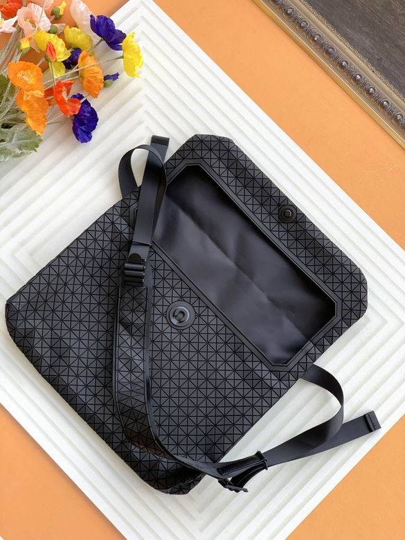 36.5X27.5X7cm 061111 YT 2