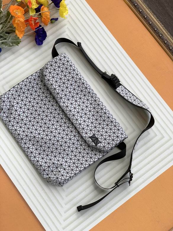 36.5X27.5X7cm 061111 YT 3