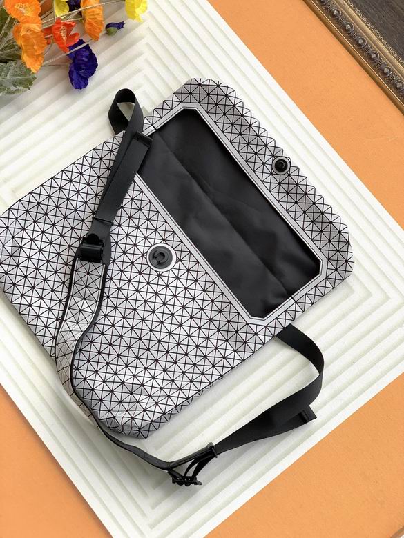 36.5X27.5X7cm 061111 YT 3