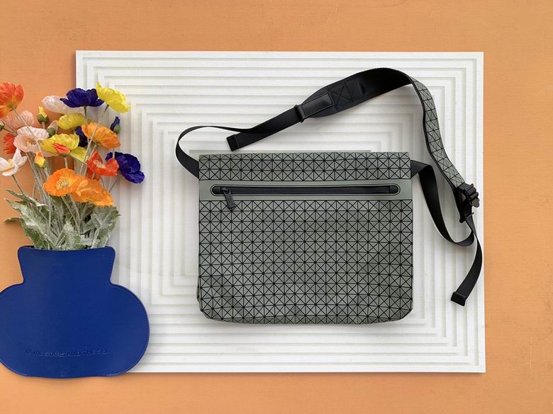 36.5X27.5X7cm 061111 YT 4