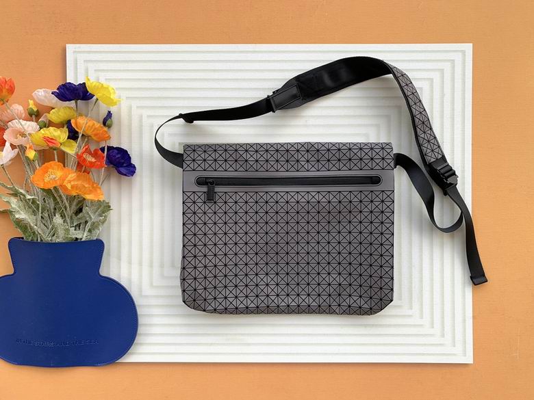 36.5X27.5X7cm 061111 YT 1