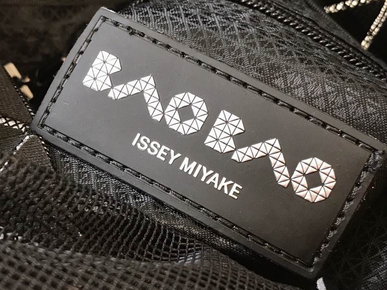 36.5X27.5X7cm 061111 YT 4